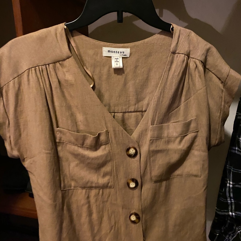 cute kinda crop shirt!